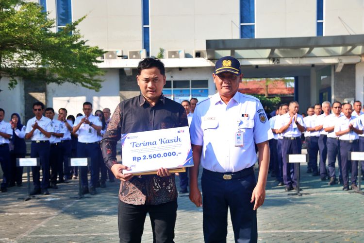 Kreator Konten yang Cegah Kecelakaan Kereta Api Diganjar Hadiah KAI