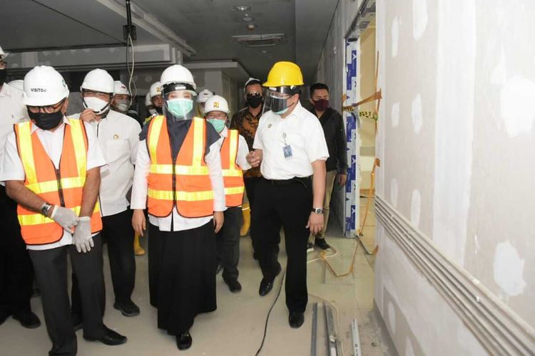 Wakil Gubernur NTB, Sitti Rohmi Djalilah meninjau pembangunan Rumah Sakit Darurat khusus Covid-19.