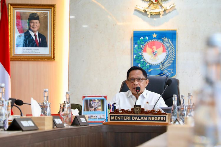 Mendagri Sebut Ada Puluhan Sekolah yang Masih Numpang dan Butuh Relokasi di Sumatera