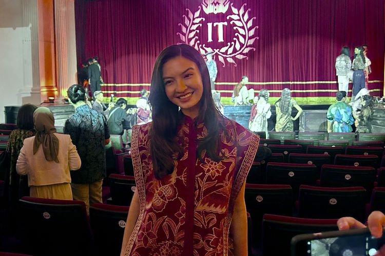 Melawan Arus Fast Fashion, Raline Shah Ajak Generasi Muda Lebih Memahami Nilai Seni Batik