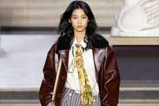 Bintang Squid Game, Jung Ho Yeon Kembali ke Runway Lewat Paris Fashion Week