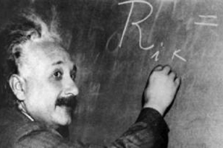 Albert Einstein adalah ilmuwan yang berbahasa Jerman 