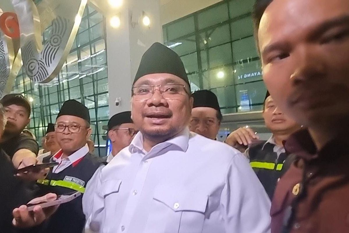 Menteri Agama (Menag) Yaqut Cholil Qoumas dalam konferensi pers di Bandara Soekarno Hatta (Soetta), Tangerang, Sabtu (5/8/2023). 