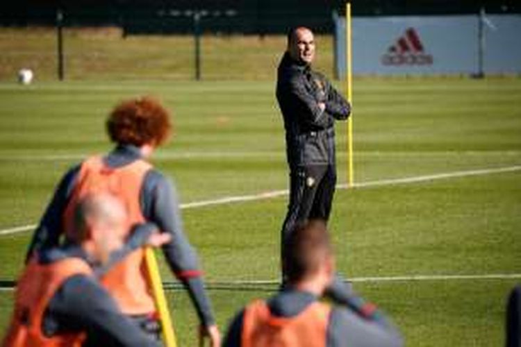 Pelatih tim nasional Belgia, Roberto Martinez,  memimpin sesi latihan di Tubize pada Rabu (5/10/2016). Latihan ini merupakan bagian dari persiapan tim jelang melakoni kualifikasi Piala Dunia 2018 melawan Bosnia pada 7 Oktober dan Gibraltar pada 10 Oktober. 
