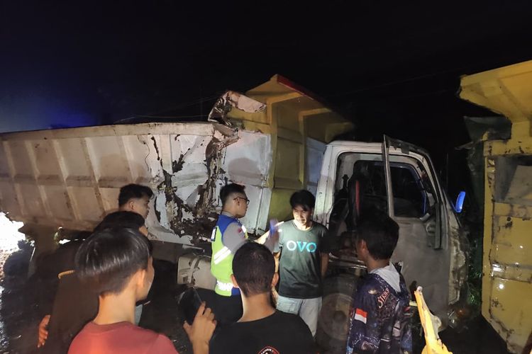 3 Truk Kecelakaan Beruntun di Jalan Sekadau-Sanggau Kalbar, 2 Orang Terluka