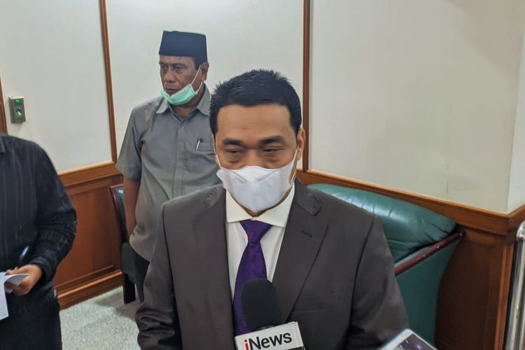 Wakil Gubernur DKI Jakarta Ahmad Riza Patria mengumumkannya bahwa situasi perekonomian di Ibukota terus membaik, Jumat (5/11/2021) petang.