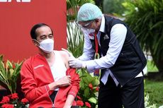 Jokowi Terlihat Kenakan Singlet Saat Disuntik Vaksin Covid-19 Dosis Kedua