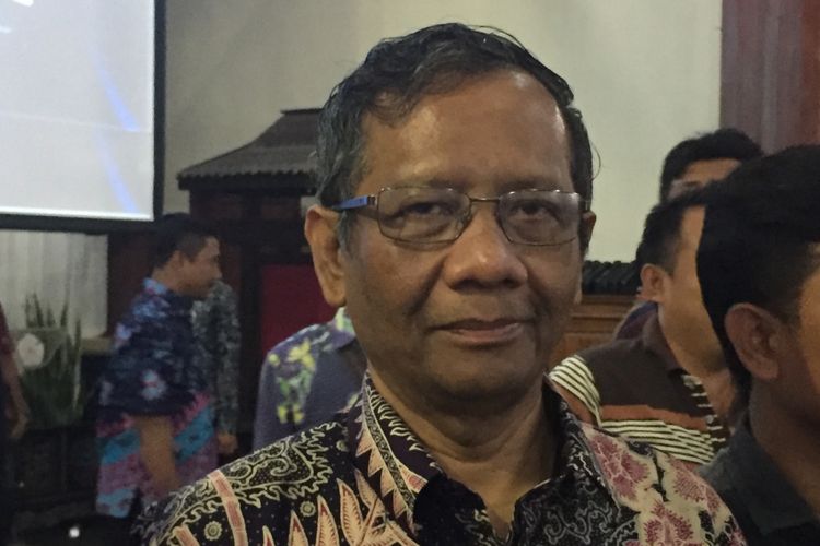 Mantan Ketua MK, Prof. DR. Mahfud MD saat menghadiri seminar nasional Madura menjadi provinsi di Kabupaten Pamekasan.