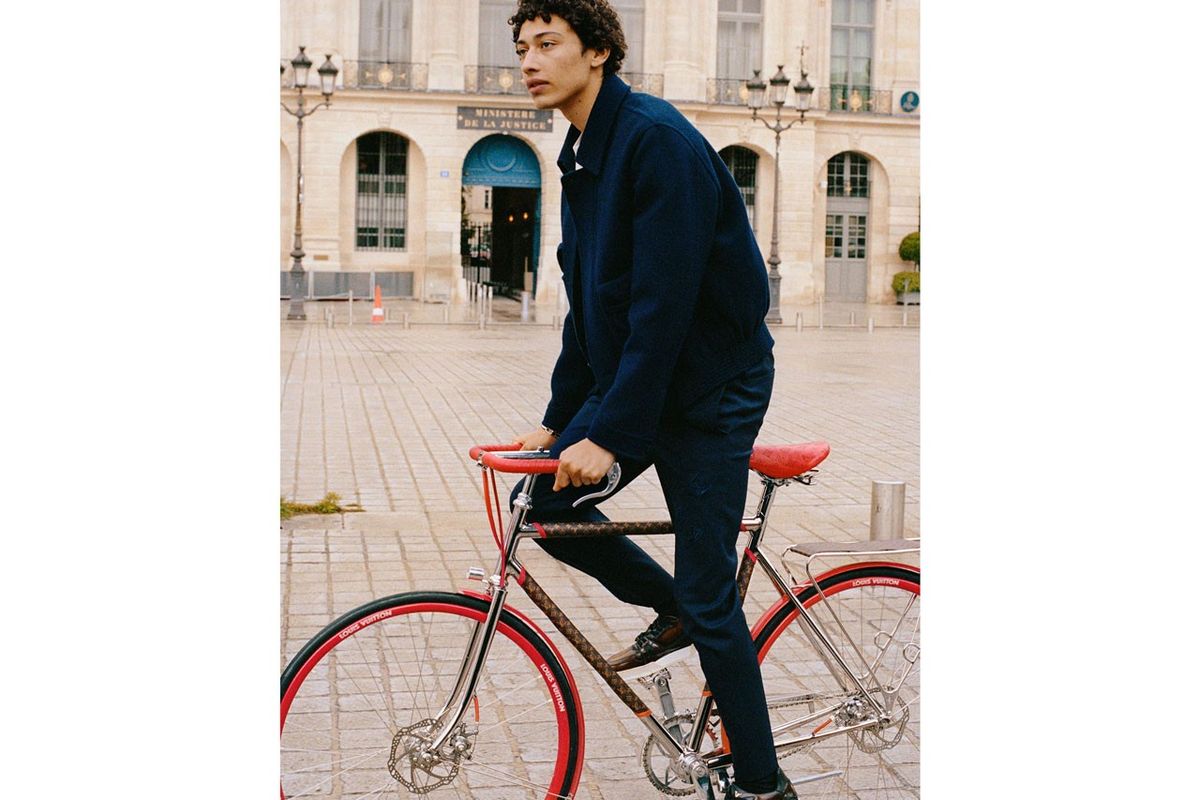 Louis Vuitton memilih Maison Tamboite, pembuat sepeda artisanal yang berbasis di Paris, Perancis sebagai rekan kerjanya, dalam membuat sepeda koleksi khusus.