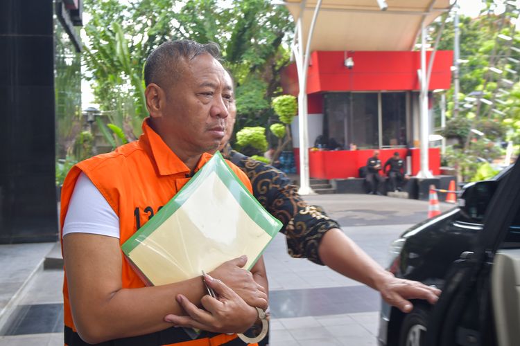 Di Balik OTT, Mengapa Birokrasi Mudah Ditekan?