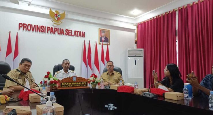 Maju Pilkada 2024, Pj Gubernur Papua Selatan Apolo Safanpo Ajukan Surat Pengunduran Diri