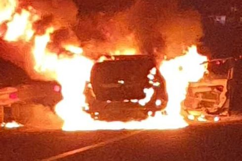 Mobil Terbakar di Tol Padaleunyi Km 136, Terjadi Ledakan Beberapa Kali, Penumpang Selamat