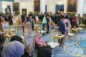 Prabowo Anugerahkan Gelar Pahlawan Nasional ke 10 Tokoh: Gus Dur, Soeharto, hingga Marsinah