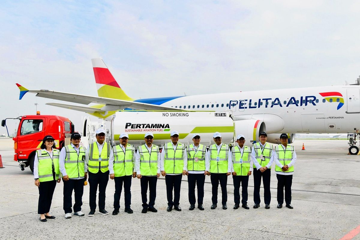 Pertamina resmi melakukan penerbangan perdana Pertamina sustainable aviation fuel (SAF) dengan maskapai Pelita Air melalui rute penerbangan Jakarta-Bali di Terminal 3 Bandara Soekarno Hatta, Jakarta, pada Rabu (20/8/2025). 
