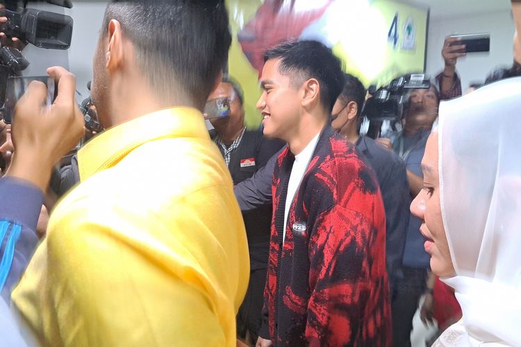 Ketua Umum Partai Solidaritas Indonesia Kaesang Pangarep tiba di Kantor DPP Partai Golkar, Jakarta, Rabu (18/10/2023).