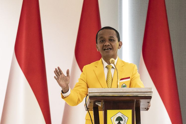 Ketua Umum Partai Golkar Bahlil Lahadalia menyampaikan sambutan dalam Rapat Kerja Nasional Partai Golkar Tahun 2025 di Kantor DPP Partai Golkar, Jakarta, Sabtu (8/2/2025). Rapat kerja nasional tersebut mengusung tema pemantapan konsolidasi organisasi untuk menyukseskan agenda politik Partai Golkar. 