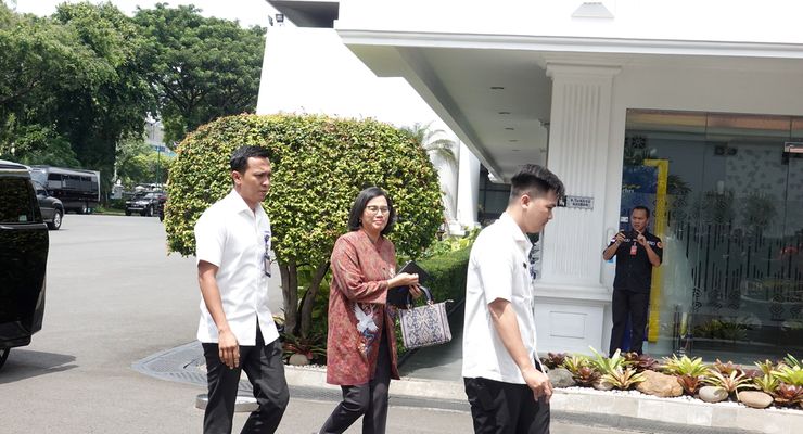 Diminta Timnas Anies-Muhaimin Hadiri Sidang MK, Sri Mulyani Senyum dan Geleng-geleng Kepala