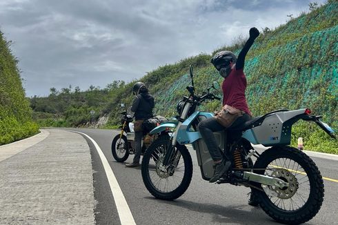 Cerita Icha, Perempuan yang Naik Motor Listrik dari Bandung ke Bali