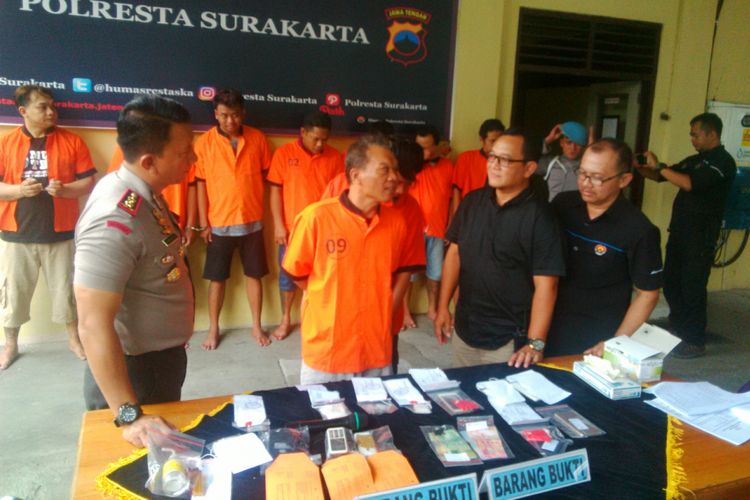 Sembilan tersangka penyalahgunaan narkoba diamankan di Mapolresta Surakarta di Solo, Jawa Tengah, Jumat (2/3/2018).