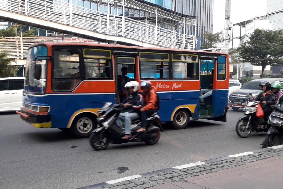 Ada rute baru, Kopaja dan Metromini tetap melintas di Sudirman-Thamrin