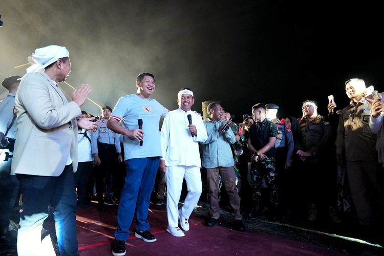 Gubernur Jawa Braat Dedi Mulyadi bersama Menteri Perumahan dan Kawasan Permukiman (PKP) Maruarar Sirait.