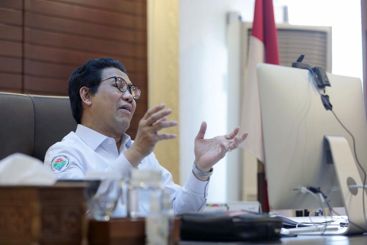Mendes PDTT, Abdul Halim Iskandar saat menjadi pembicara kunci dalam webinar yang diselenggarakan Program Studi Pengembangan Masyarakat Islam, Fakultas Dakwah dan Komunikasi Universitas Islam Negeri Sunan Kalijaga Yogyakarta, Senin (16/11/2020).