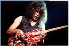 2 Gitar Eddie Van Halen Dilelang, Laku Berapa?