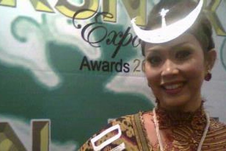 Presenter Ratna Listy ingin berbuat buat lebih untuk masyarakat dengan tugasnya menjadi Duta Komunitas Adat Terpencil yang dinobatkan oleh Kementrian Sosial RI, di JCC, Jakarta, Sabtu (2/10/2010).