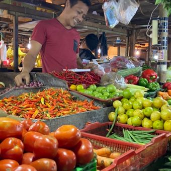 Harga pangan meningkat menjelang Lebaran di Pasar Senen, pembeli sepi