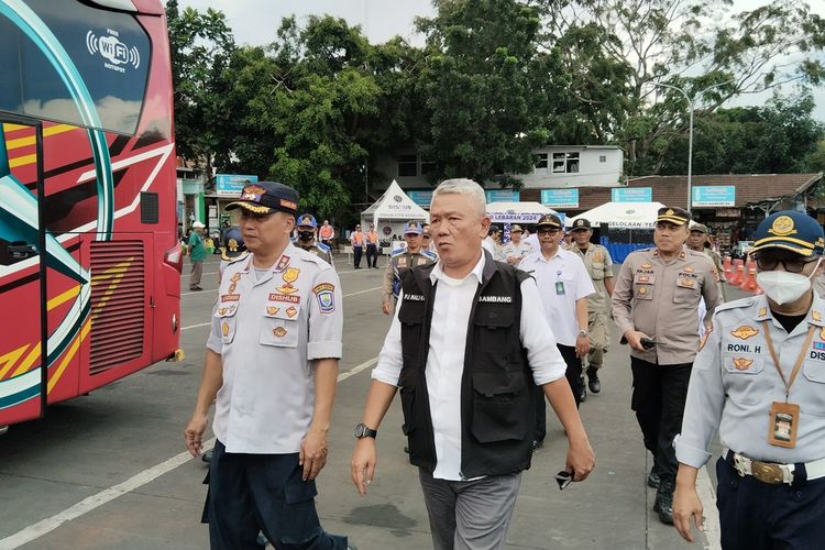 Kepala Dinas Bina Marga dan Penataan Ruang Provinsi Jawa Barat sekaligus Penjabat Wali Kota Bandung, Bambang Tirtoyuliono.