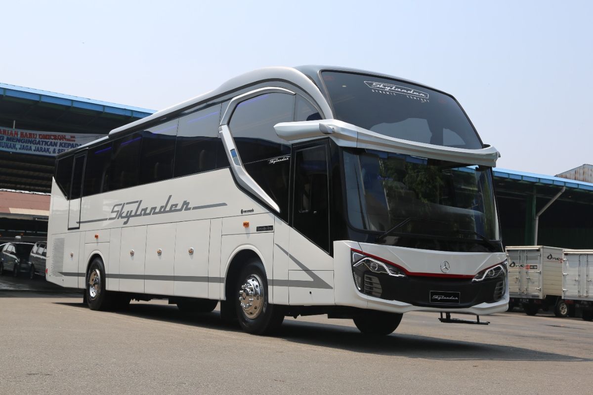Bus baru dari Karoseri New Armada dengan nama Skylander R22
