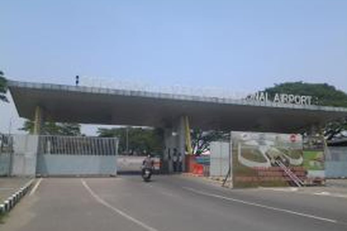 Mulai Mei 2014 pintu M1 Bandara Internasional Soekarno-Hatta akan ditutup terkait pembangunan rel kereta bandara dan terminal tiga ultimate, Kamis (3/4/2014).