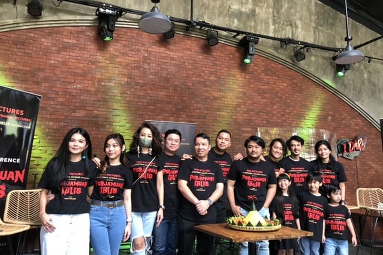 Para cast di film Perjamuan Iblis di Warung Jati, Jakarta Selatan, Kamis (18/8/2022)