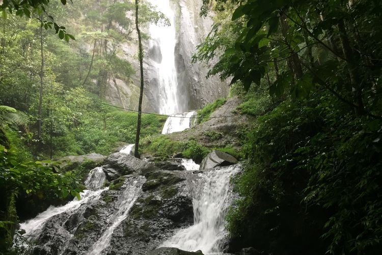 Air Terjun Dolo di Kediri, Jawa Timur.