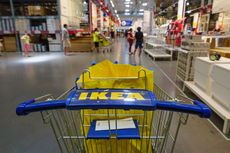 Kebut-kebutan Troli, Dua Wanita Baku Hantam di Toko IKEA