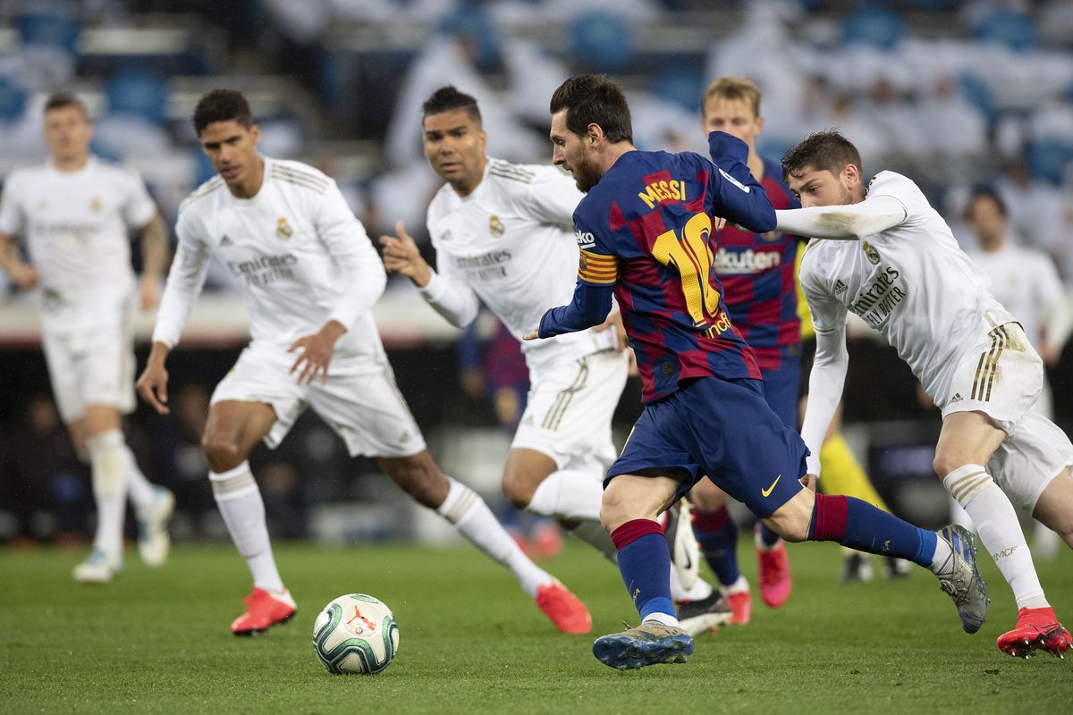 Laga El Clasico antara Real Madrid dan Barcelona di Stadion Santiago Bernabeu, Maret 2020. 