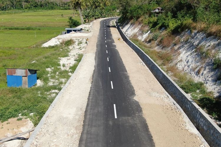 Pembangunan proyek peningkatan struktur Jalan Pantura Pulau Flores, Nusa Tenggara Timur (NTT), sepanjang enam kilometer, akhirnya tuntas.
