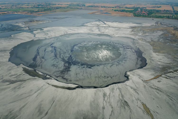 Kondisi lumpur Lapindo di Porong, Sidoarjo.
