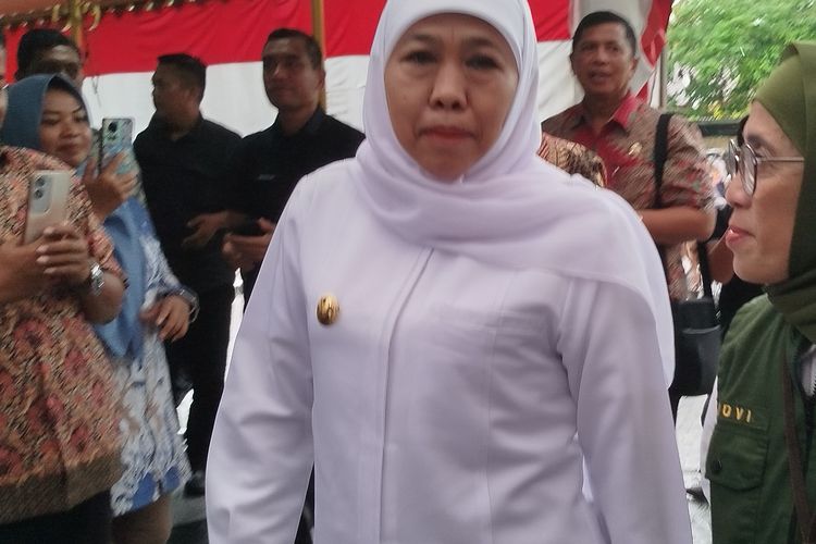 Gubernur Jatim, Khofifah Indar Parawansa saat berkunjung ke Kabupaten Bangkalan, Jumat (23/5/2025). 