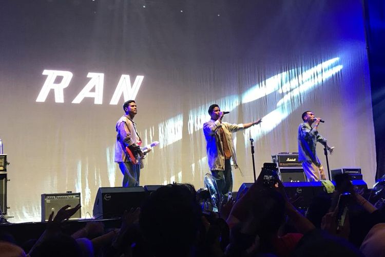 RAN tampil di Festival Sewindu Tulus di Istora Senayan, Jakarta Pusat, Jumat (1/11/2019).