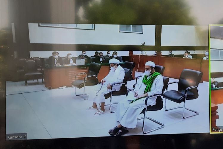 Menantu Rizieq Shihab, Hanif Alatas, dituntut dua tahun penjara terkait kasus tes usap (swab test) RS Ummi Bogor. Tuntutan itu dibacakan jaksa penuntut umum (JPU) di ruang sidang utama Pengadilan Negeri (PN) Jakarta Timur, Kamis (3/6/2021).