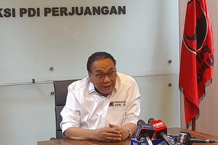 Ketua Komisi III DPR dari Fraksi PDI-P Bambang Wuryanto alias Bambang Pacul di Kompleks Parlemen Senayan, Jakarta, Selasa (12/7/2022).