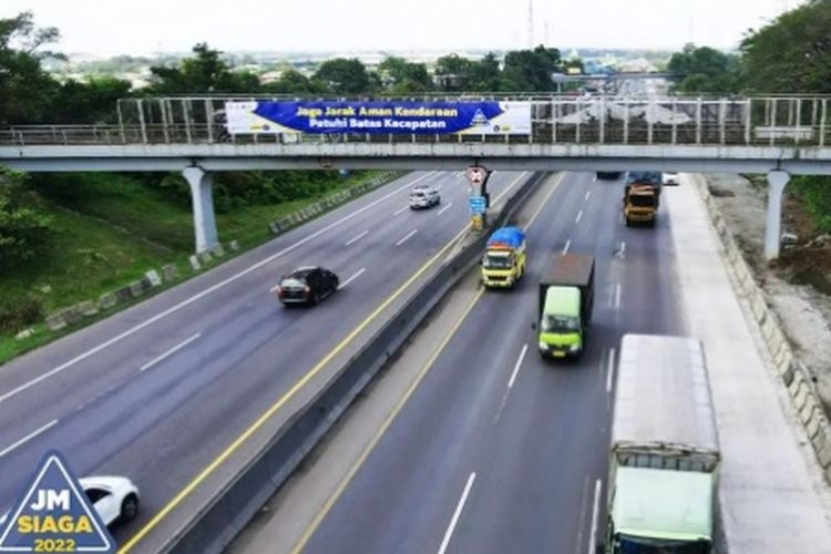 Jalan Tol Jakarta-Cikampek (Japek) tepatnya di KM 62 Dawuan sampai dengan KM 50 Karawang Timur arah Jakarta yang sudah mengalami pelebaran lajur. 