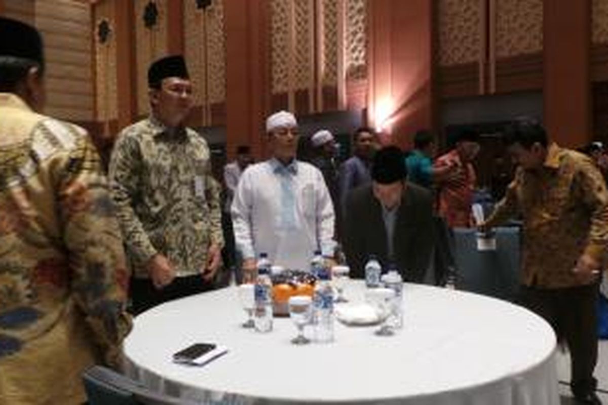 Gubernur DKI Jakarta Basuki Tjahaja Purnama bersama Sekretaris Daerah (Sekda) DKI Saefullah dan Kepala Jakarta Islamic Center (JIC) KH. Ahmad Shodri HM pada acara Halaqah Ulama Ibu Kota Jakarta, di JIC, Rabu (12/8/2015). 