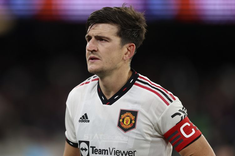 Aksi kapten Man United, Harry Maguire, dalam laga uji coba pramusim antara Man United vs Crystal Palace di Melbourne Cricket Ground, 19 Juli 2022.