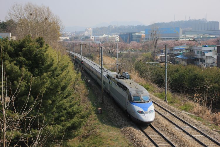 Kereta tercepat di dunia, KTX dari Korea Selatan  