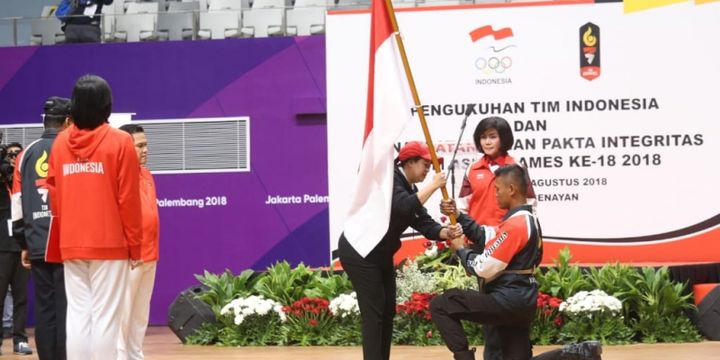 Menko PMK Puan Maharani meminta para atlet Asian Games 2018 berjuang sekuat tenaga dalam pesta olahraga terbesar di Asia