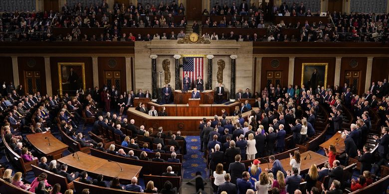 Presiden Amerika Serikat Donald Trump saat menggelar pidato kenegaraan pertama di hadapan Kongres di Gedung Capitol, Washington DC, Selasa (4/3/2025).