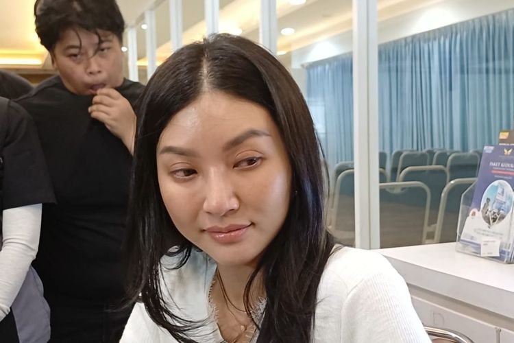 Cara Sarwendah Ajarkan Tanggung Jawab ke Anak-anaknya, Lewat Masakan