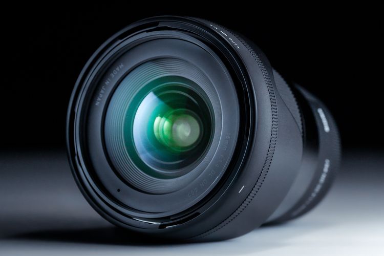 Ilustrasi lensa kamera untuk mengambil gambar produk